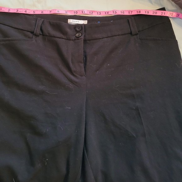 Sz 18 Ricki's Miracle Black Bermuda Shorts - Picture 6 of 8